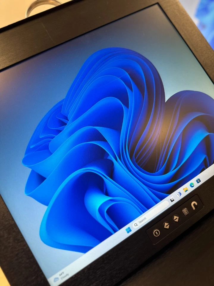 Tripp-lite B021-000-17 Rackmount Console - Tested Working -Great Condition #N390 - Image 3 of 4