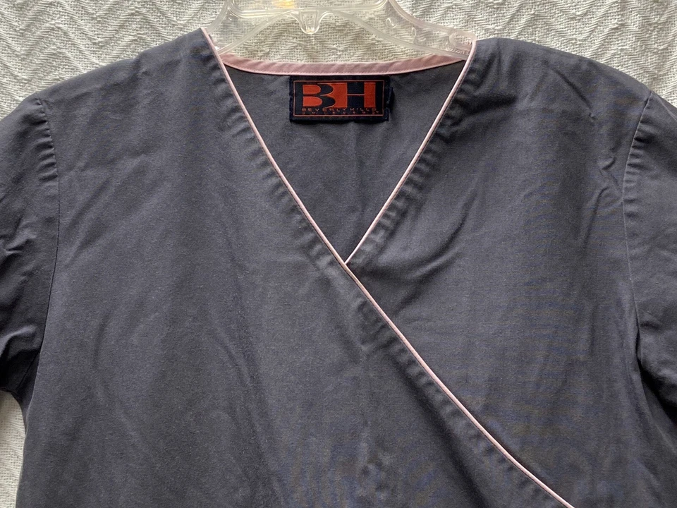 Униформа Beverly Hills серая и розовая размер маленький имитация шеи скраб-топ - Изображение 3 из 4