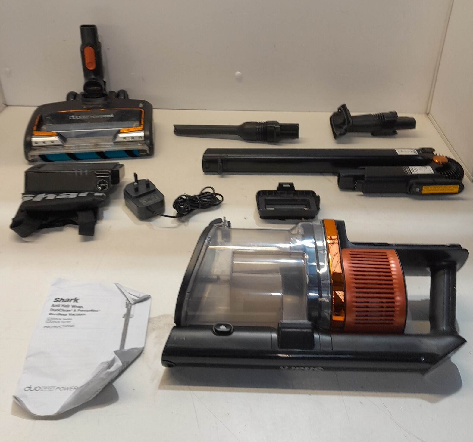 Shark IZ300UK Powerfins Cordless Vacuum Cleaner (Dirty/Scuffs/Noisy} B+ eBay