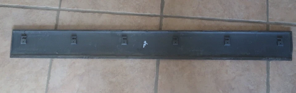 98-04 Toyota Land Cruiser Front Left Driver Exterior Door Molding OEM D2 - Image 2 of 4