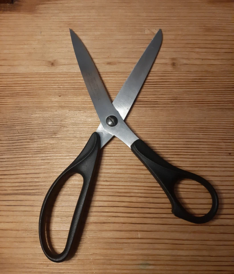 Tesoura doméstica Victorinox. Tesouras -angulares 8,5" aço inoxidável. Alemanha. - Imagem 2 de 4