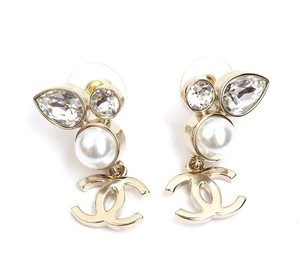 Authentic CHANEL Champagne Gold Pearl Crystal Gold-Plated Earrings 29934831 [P]