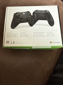Microsoft Xbox Series X|S Wireless Controller-MODEL 1914-Carbon Black