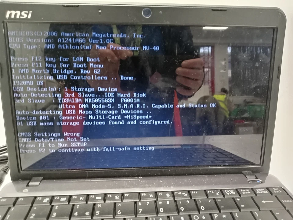 MSI Wind U210 Netbook Bundle with Case Manual and CD - Windows 7 SPARE & REPAIR - Image 3 of 4