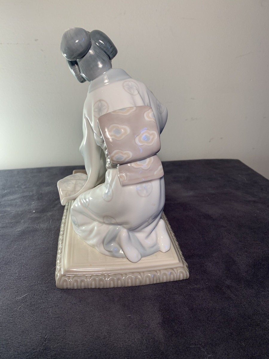 Lladro Figurine Asian Woman With Flower ~ As Is | eBay Lladro Figurine Asian Woman With Flower ~ As Is | eBay