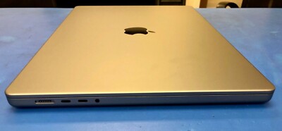 Apple MacBook Pro 18,1 MK183LL/A 16