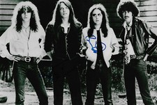 Thin Lizzy Autogramme signed 20x30 cm Bild s/w