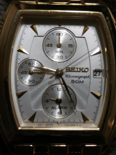 seiko chronograph titanium 200m