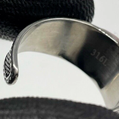 Anello da uomo con carte da gioco poker semiaperto misura 33 comodo inossidabile - Immagine 3 di 4