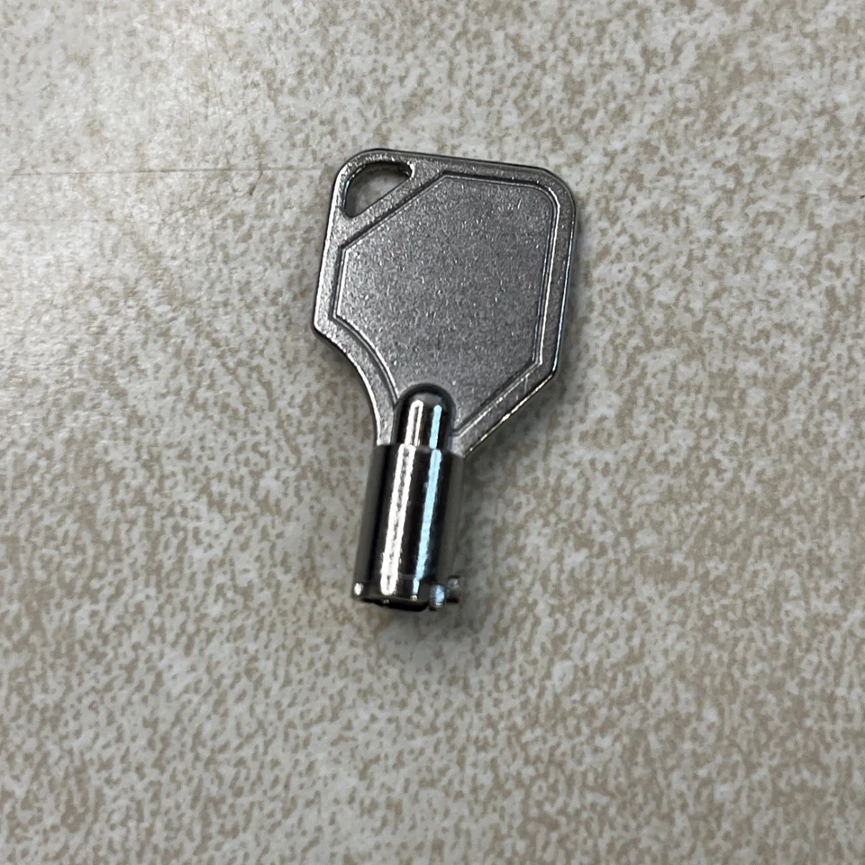 Locking Key 506 For A  IDE Mobile Rack KF-21-IPF KINGWIN - Image 3 of 4