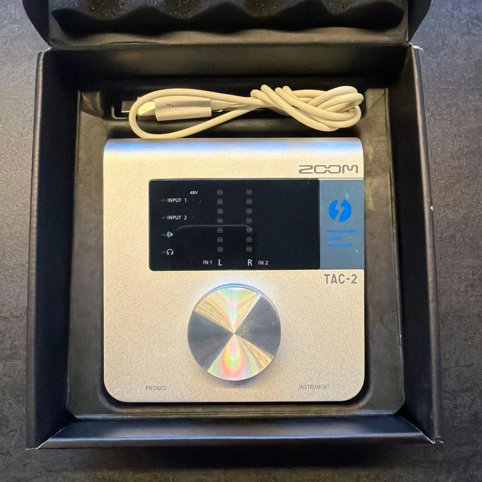 ZOOM TAC-2 Thunderbolt Thunderbolt Audio Interface - Image 2 of 3