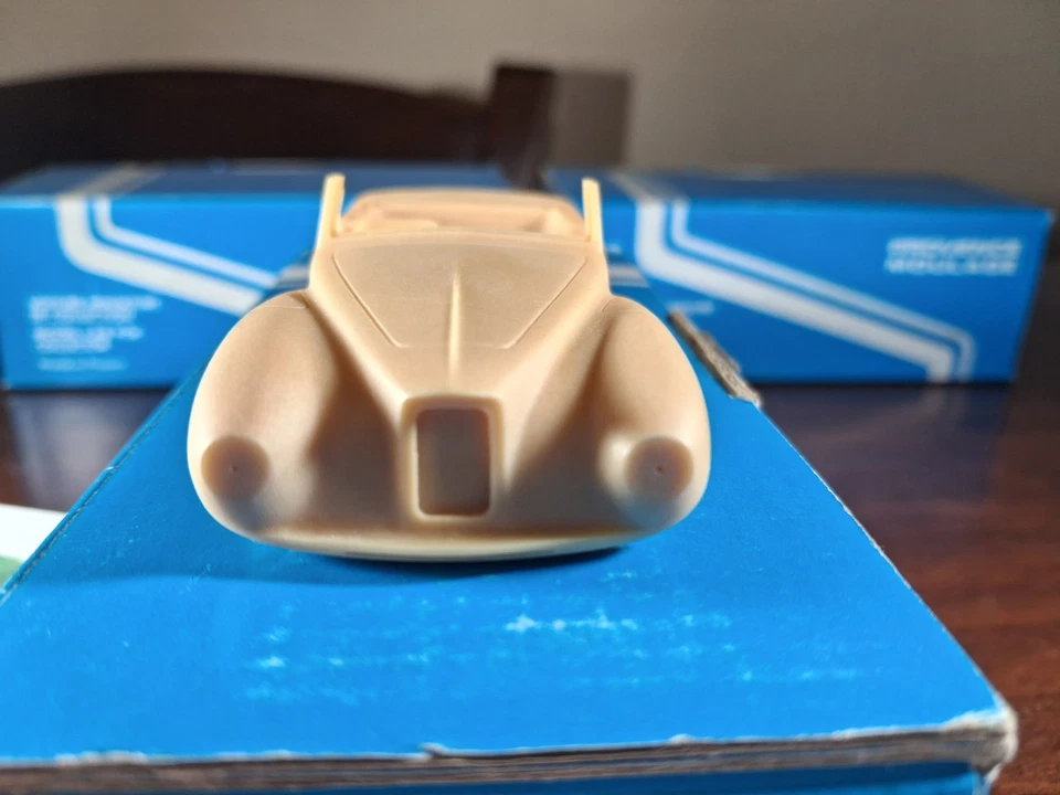 KIT PROVENCE MOULAGE ASTON MARTIN DB1 ROADSTER ANNO 1949 SCALA 1/43 - Immagine 2 di 4