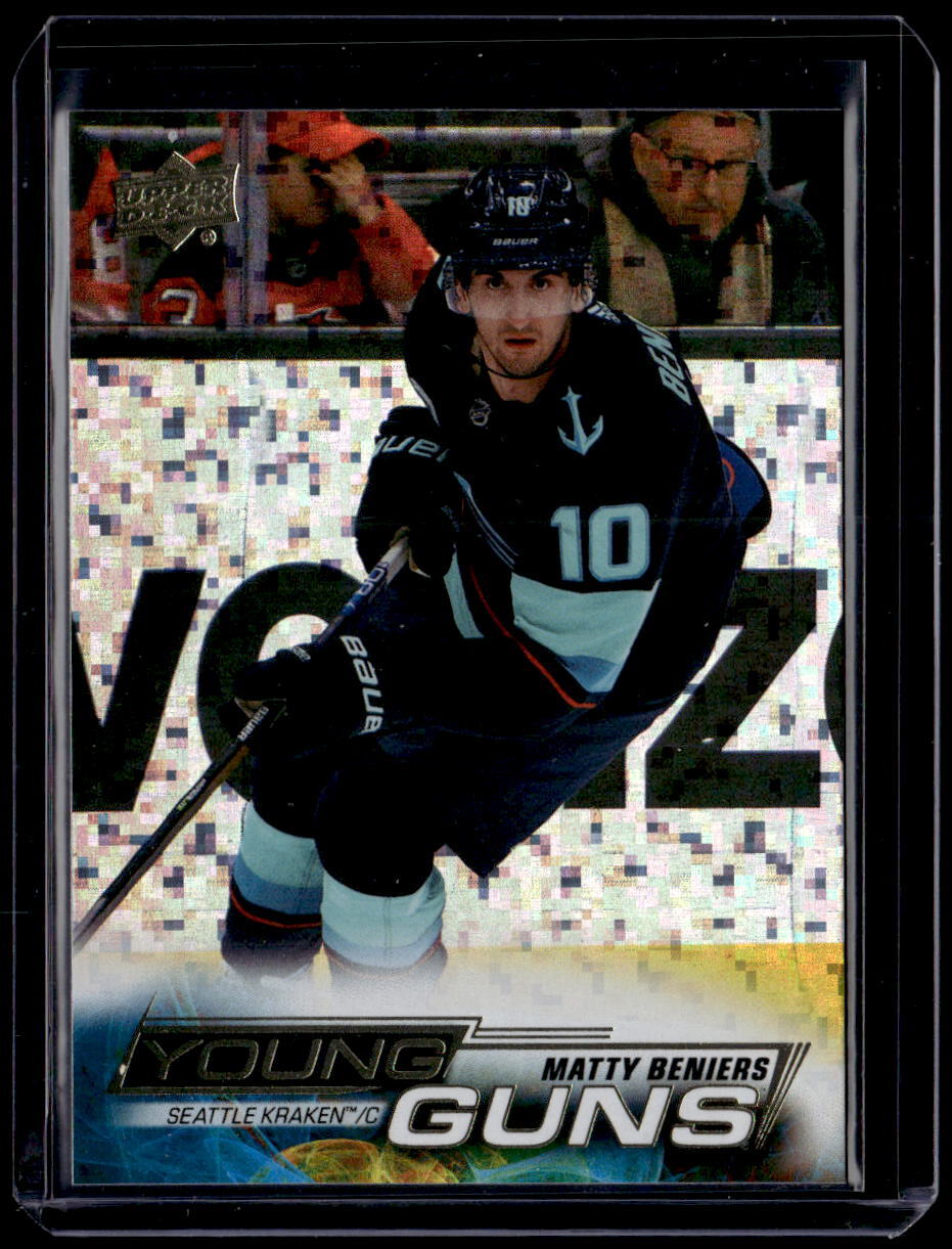2022-23 Upper Deck #213 Matty Beniers Young Guns Rainbow Speckled Foil YG RC