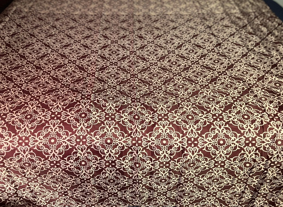 "Cortina de ducha Mainstay 70"" X 72"" ombre borgoña/tostado" Foto 3 de 4