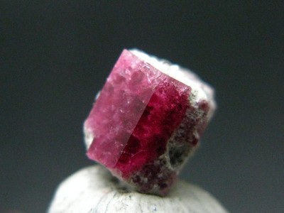 Emraed Red Nice Rare Gem Bixbite Red Emerald Beryl Crystal From Utah USA - 2.93 ...