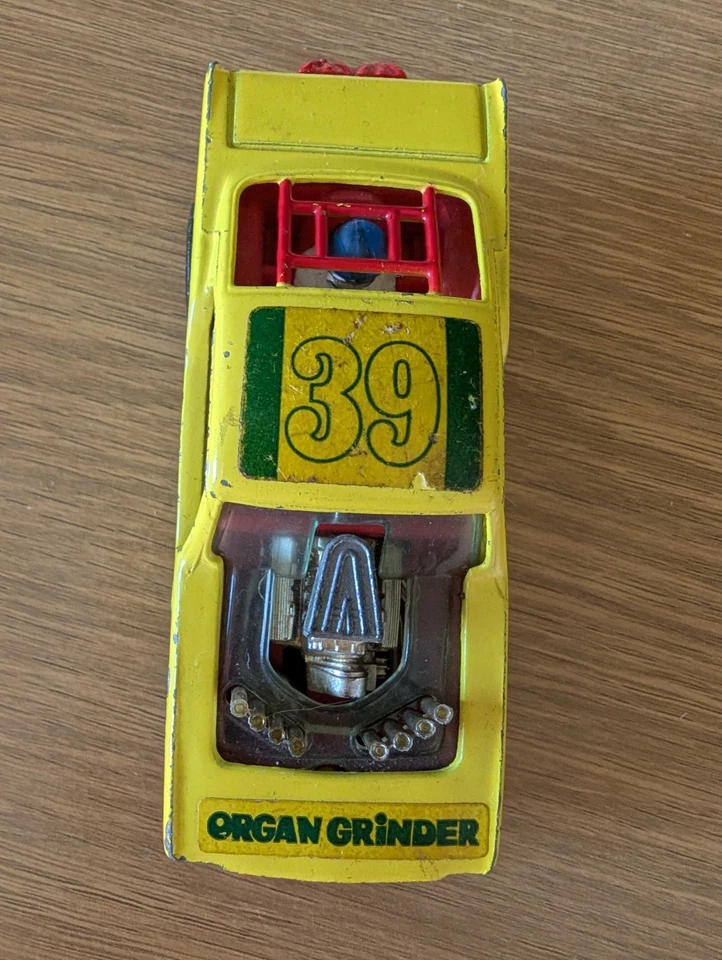 VINTAGE CORGI TOYS 166 FORD MUSTANG DRAGSTER MOEDOR DE ÓRGÃO MODELO FUNDIDO CARRO MUITO BOM ESTADO - Imagem 2 de 4