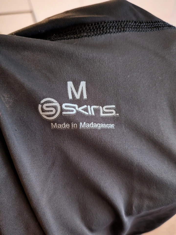 Medias largas de compresión para mujer SKINS RY400 de grafito talla M Foto 2 de 4