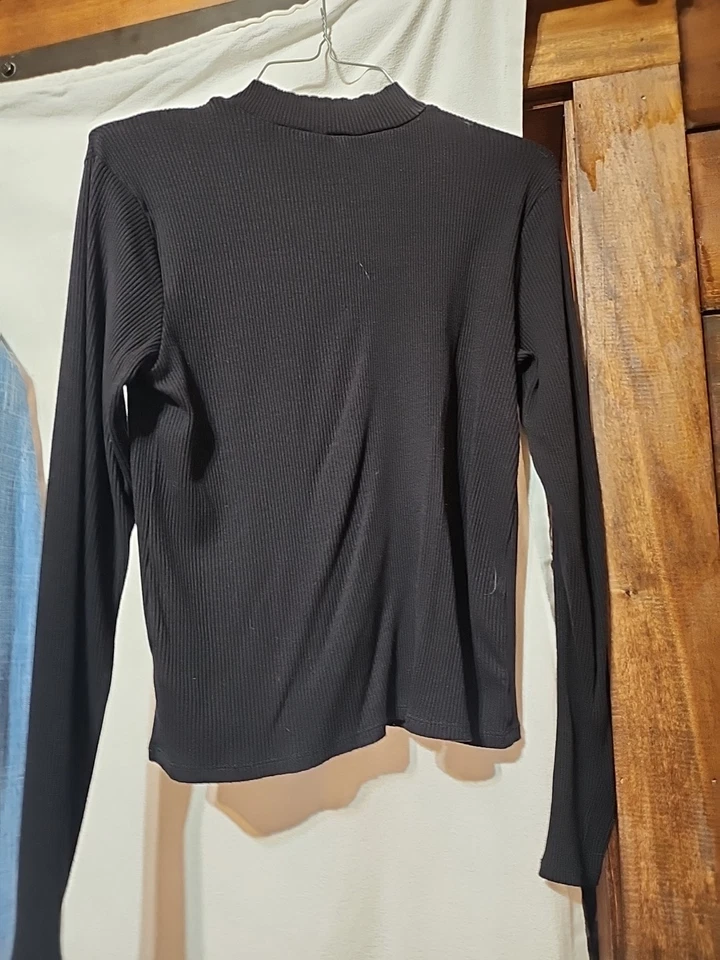 Girls "Justice" Grinch~ Christmas Mock Neck~ Long Sleeve~ Black Shirt~Size XL - Image 2 of 4