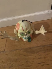 1997 Paper Magic Group Laughing Hanging Skull Halloween decor RARE Corrosion