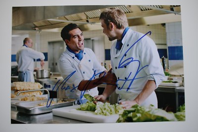 Elyas M Barek & Max Riemelt signed 20x30cm Foto Autogramm Autograph In Person