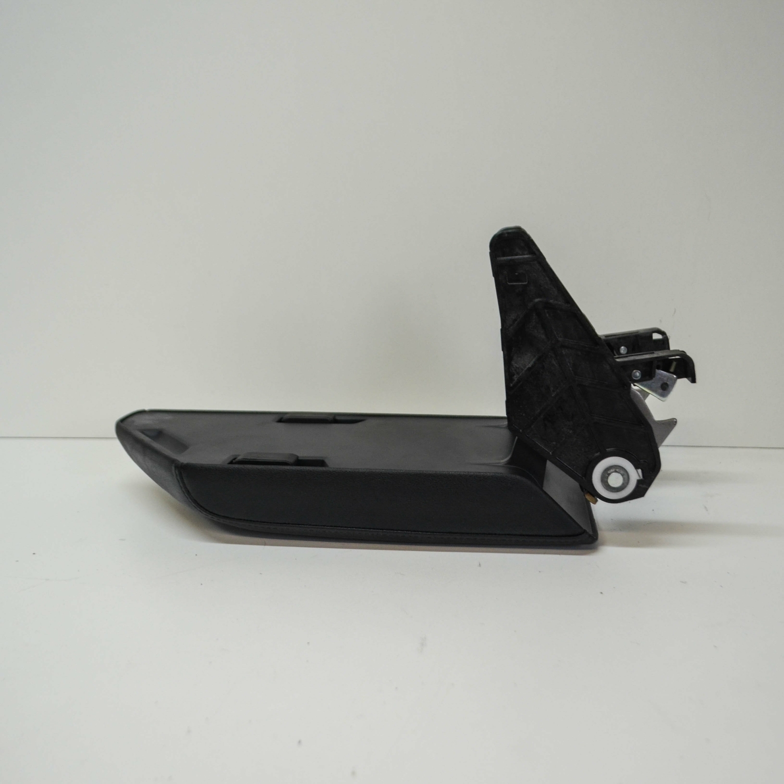 VW JETTA 2019 Armrest 17A864207 1.4 Petrol 110kw 12228119 | eBay