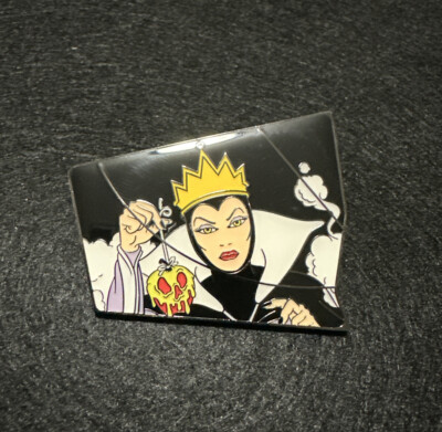 Loungefly Disney Villains Fragment Puzzle Blind Box Pin - EVIL QUEEN - Opened