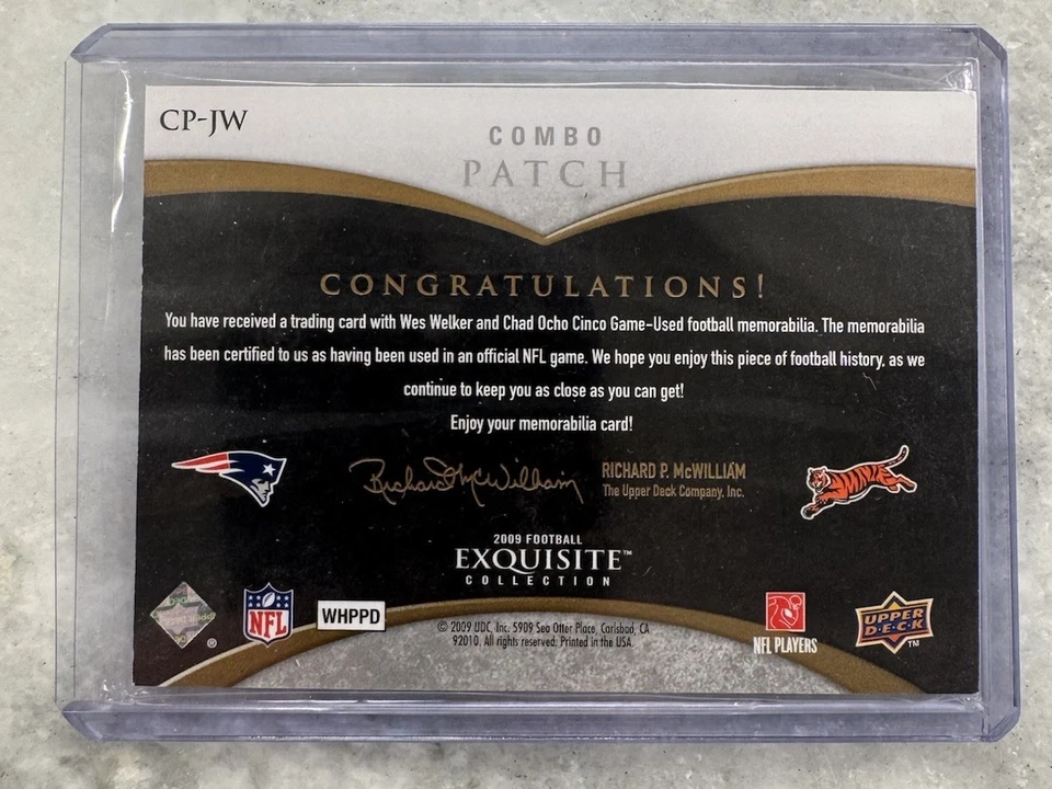 2009 Upper Deck Exquisite WES WELKER/CHAD OCHOCINCO DUAL JERSEY PATCH SP /50 - Image 2 of 2