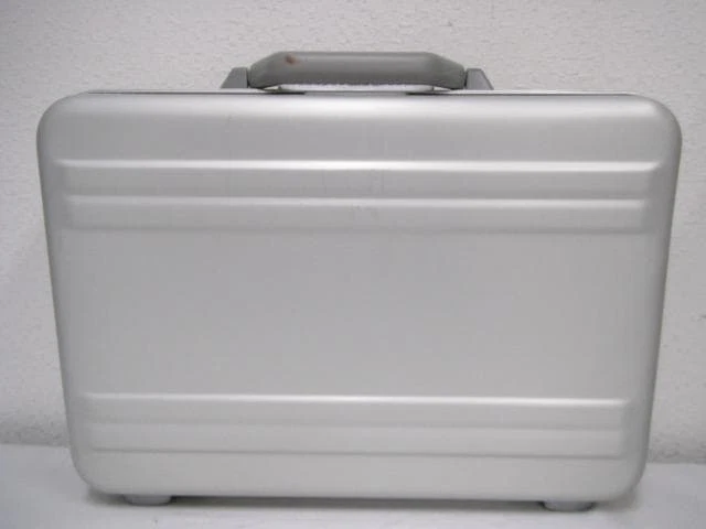 Zero Halliburton Aluminium Brief attache case Business Bag Dial Lock Silver Used - Image 2 of 4