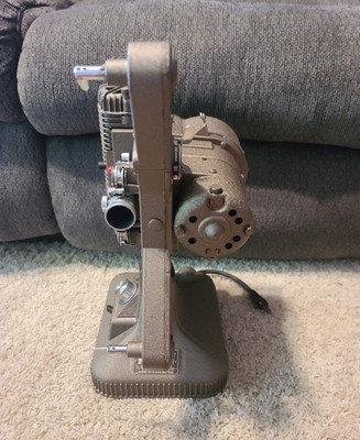 Keystone K-108 8mm Desktop Mains Powered Projector 500 ANSI Lumens w/ Case