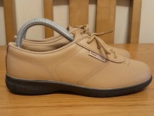 Free Step By Grosby Beige Tan Leather Lace Up Ladies Shoes - Size UK 5