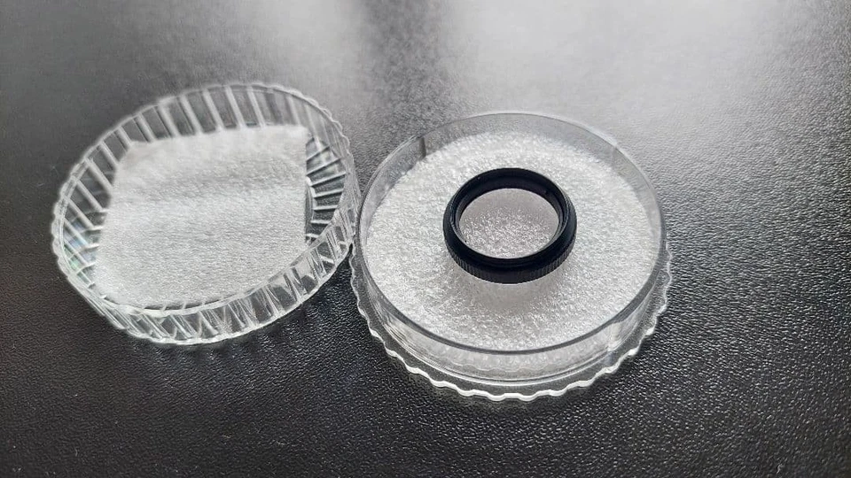 Leica 19mm UV Filter for Elmar 5cm Black Frame Near Mint - Image 2 of 4