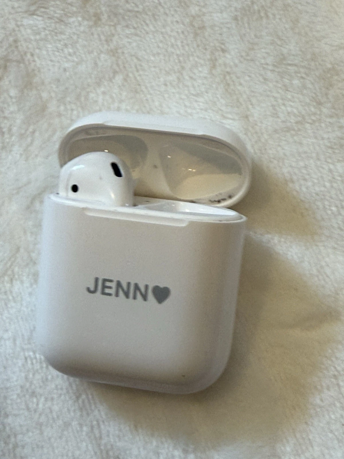 Apple AirPods 1st Generation Wireless Bluetooth Case And Ear Bud