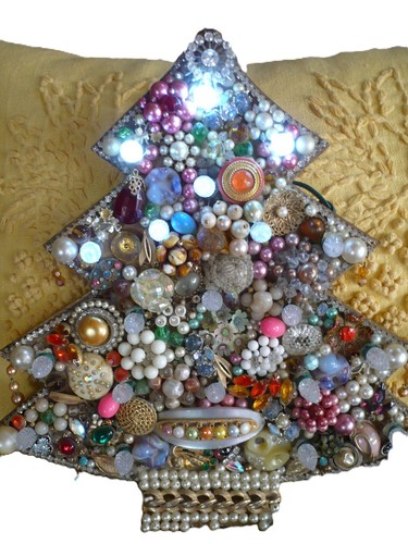 Vintage Costume Jewelry Christmas Tree w/ Lights, on Wood, Handmade - Picture 4 of 14