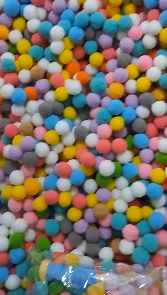 Katzenspielzeug Ball Pistole - Interaktives Werferspiel Mit 100 Plüschbällen