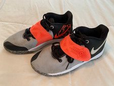 Nike Boys Kyrie Flytrap 3 III Basketball Shoes 5 Y Youth CZ6567-001 Athletic