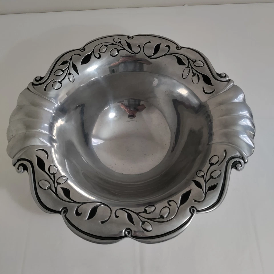 Elegent Large Lenox Metal Serveware - Image 2 of 4