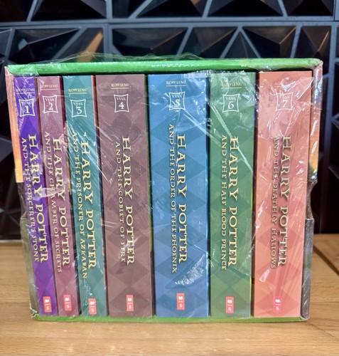 Harry Potter The Complete Series 1-7 Paperback Books Box Set (Broken Seal, New)
