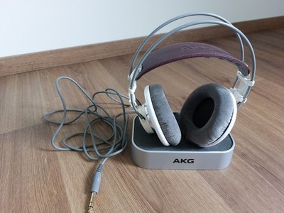 AKG K701 - offener Zirkumrandung, mit original Alu Sockel