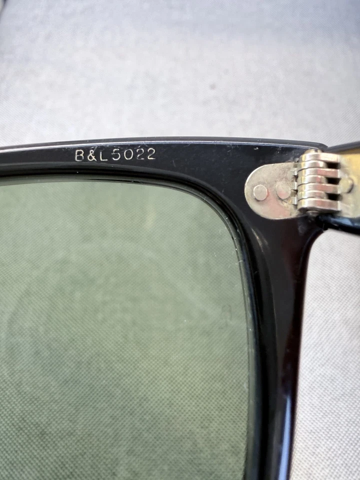 Ray-Ban Wayfarer B&L5022 Black Plastic Frame Green Tinted Glass Lenses - Image 2 of 4