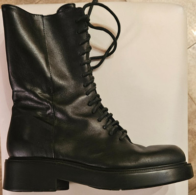 Steve Madden women's boots  Size 9 Pre-owned