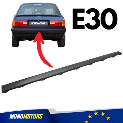 MOULURE CENTRALE DE PARE-CHOCS ARRIÈRE POUR BMW E30 1988-1992 - 51121945926 - - Photo 1/4