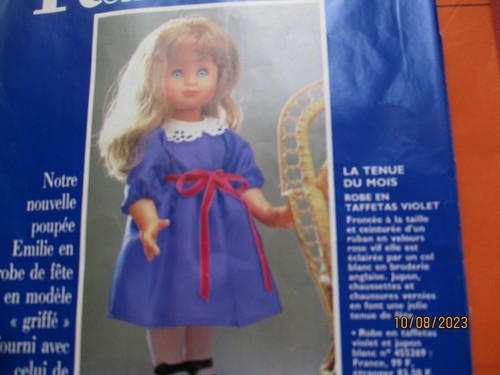 Patron De Couture Pour Robe De Poupée 40 Cm - Manches Raglan En Polaire - Modes Et Travaux 1998