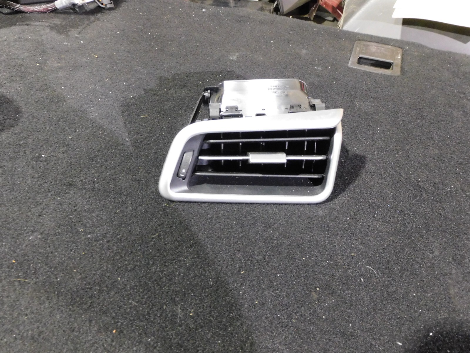 2014-17 MASERATI GHIBLI FRONT PASSENGER RIGHT AC AIR VENT 6700190610