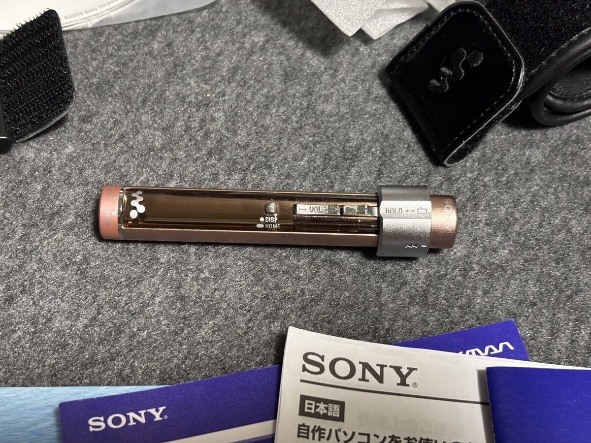 Sony NW-S203F Walkman Portable Audio Player 1GB MP3/AAC/WMA/ATRAC