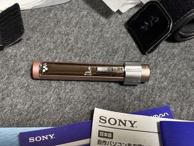 Sony NW-S203F Walkman Portable Audio Player 1GB MP3/AAC/WMA/ATRAC