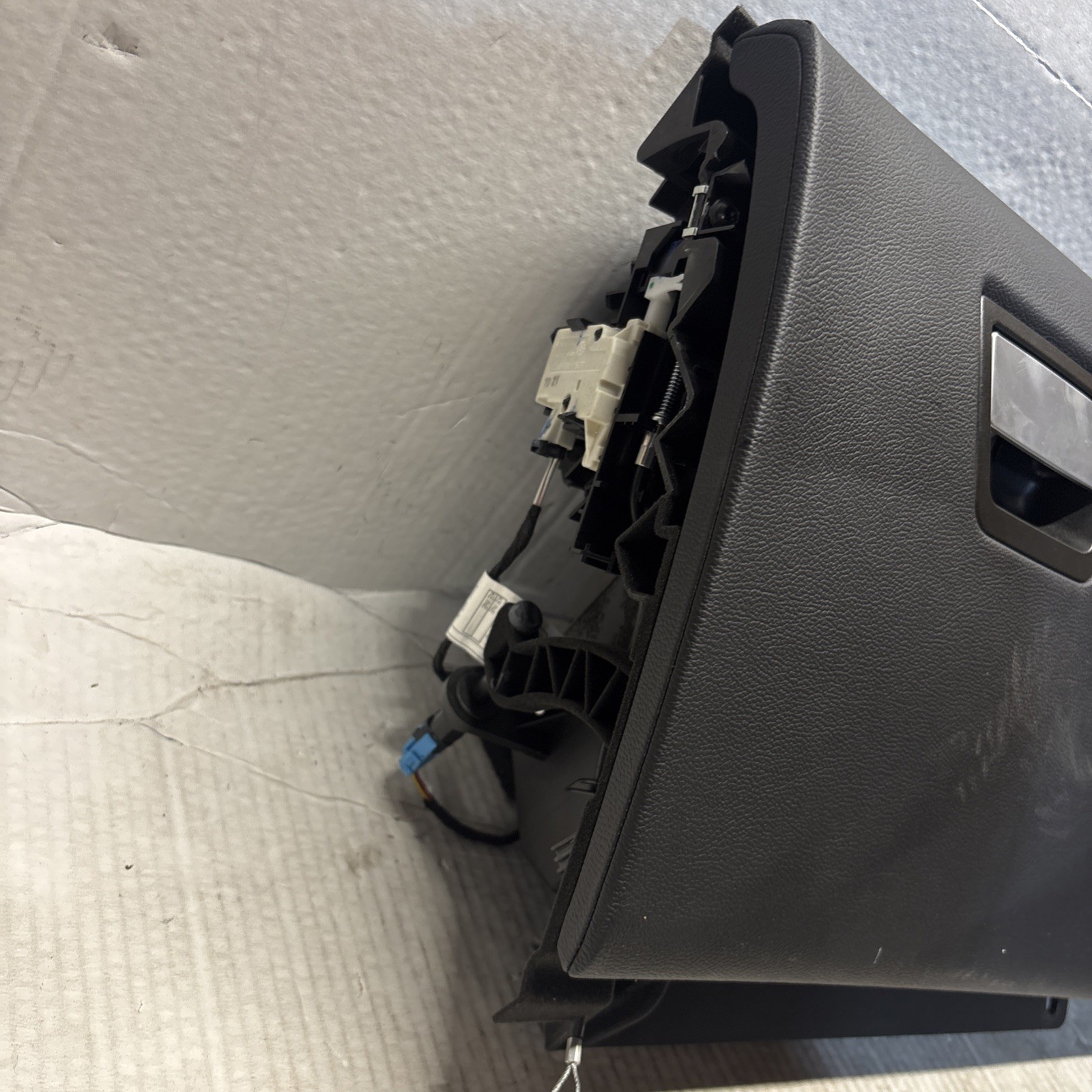 14-22 Maserati Ghibli M157 Dashboard Dash Glove Box Glovebox Black OEM 41k