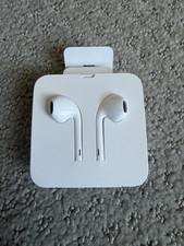 Apple EarPods with Lightning Connector   Genuine Apple Wired Earbuds White 