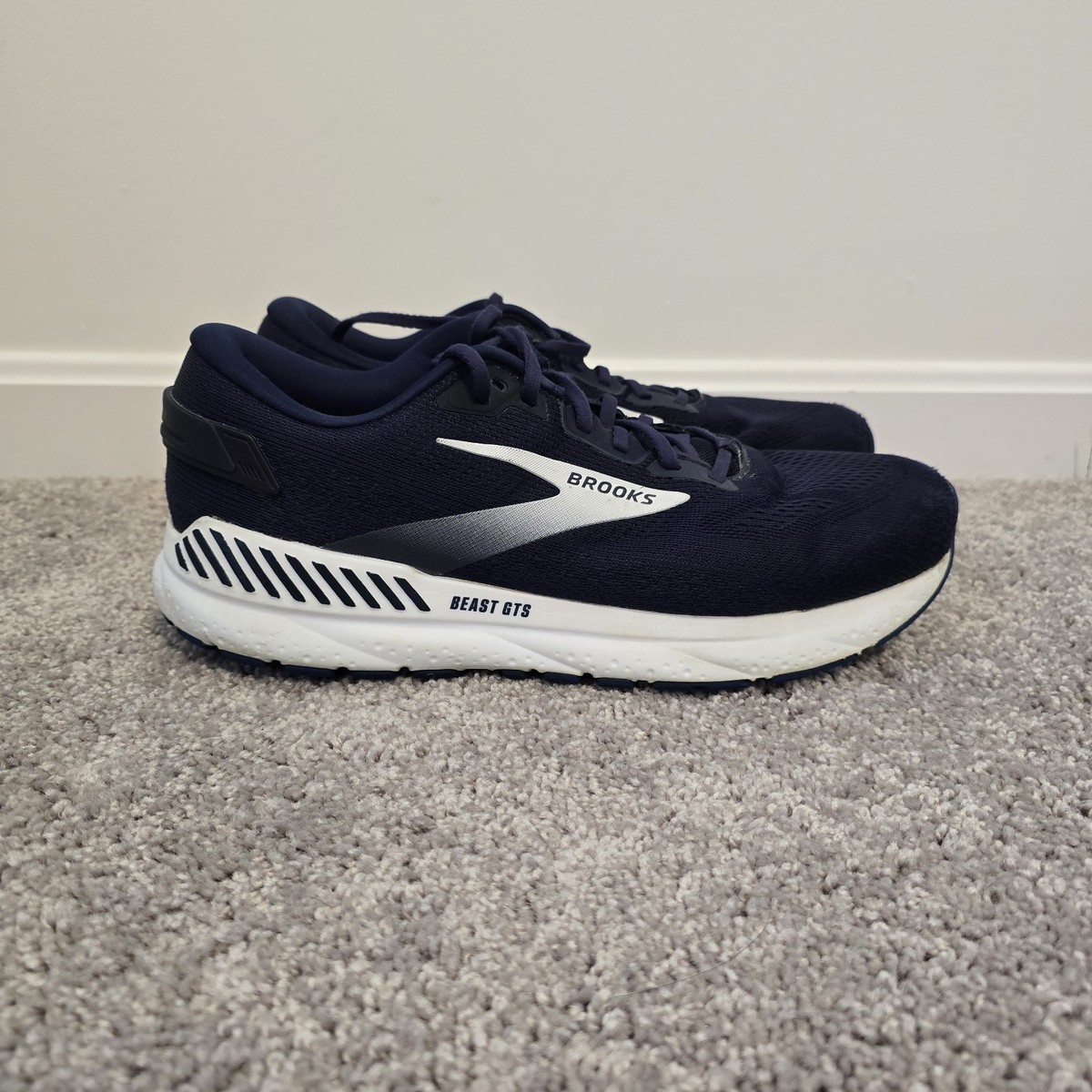 Brooks Beast GTS 23 Men Size 11.5 Navy Blue Running Shoes (1104011D495) Brooks Beast GTS 24 Men main image 3