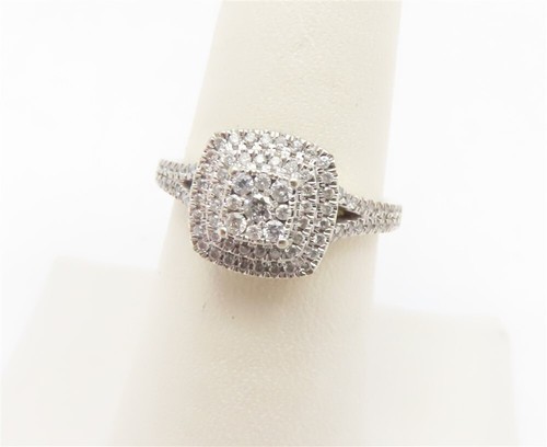10k White Gold ~1/2CTW Diamond Halo Cluster Ring Size 7 - Picture 2 of 5