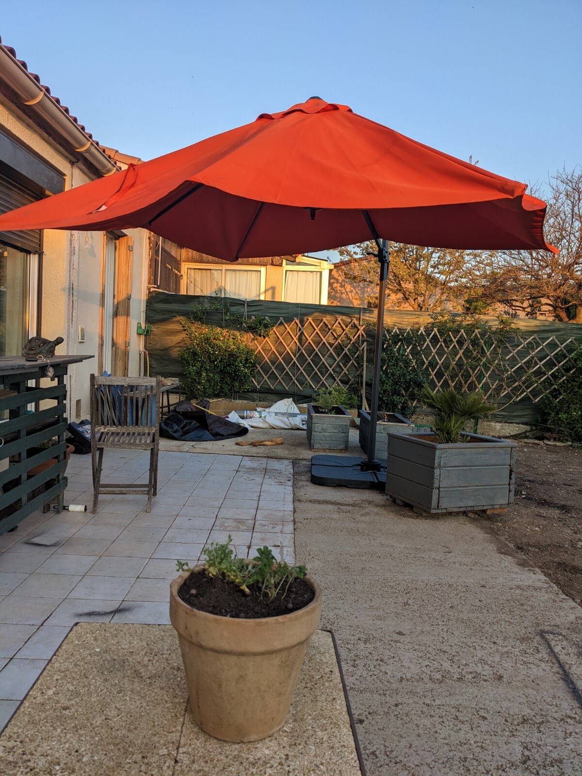 Parasol déporté Roma 4x3 m paprika en toile épaisse imperméable